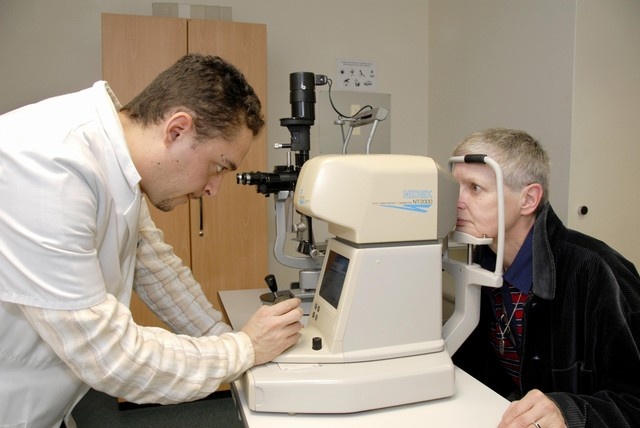 Очки для чтения — это ловушка. Как не пропустить болезни, прячущиеся за мутным зрением