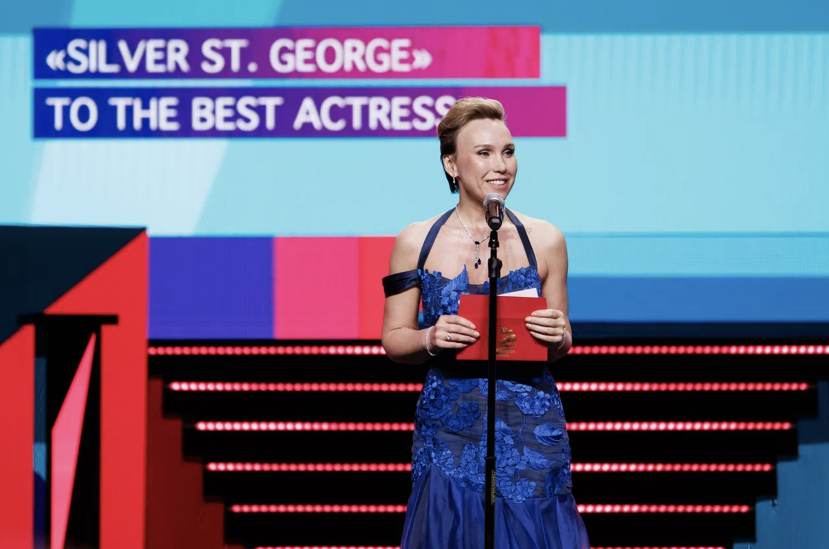     Дарья Екамасова в украшениях Mercury