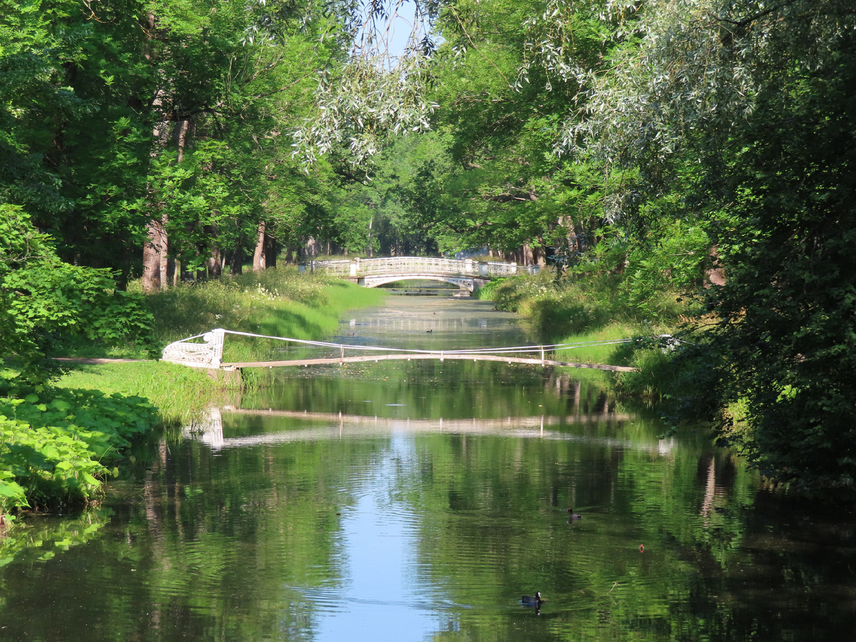Крестовый канал. Висячий мостик