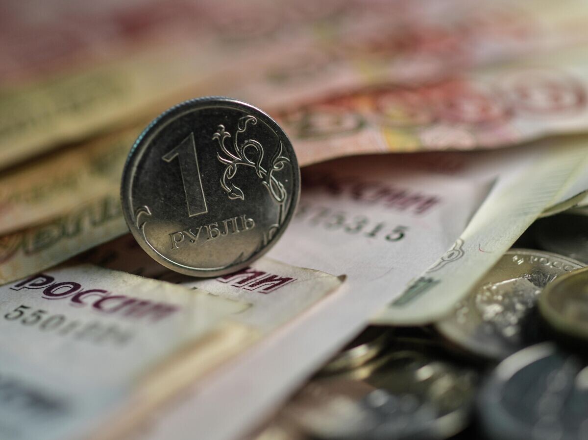    Денежные купюры и монеты© РИА Новости . Владимир Трефилов