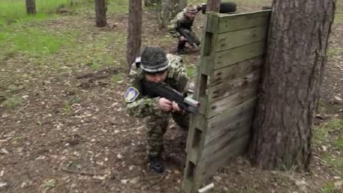    В Курске прошел традиционный турнир по лазертагу памяти подполковника ФСБ Романа Каменева