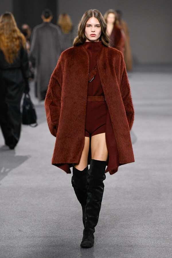 Показ коллекции Max Mara осень-зима 2026-2027 на Неделе моды в Милане FW26