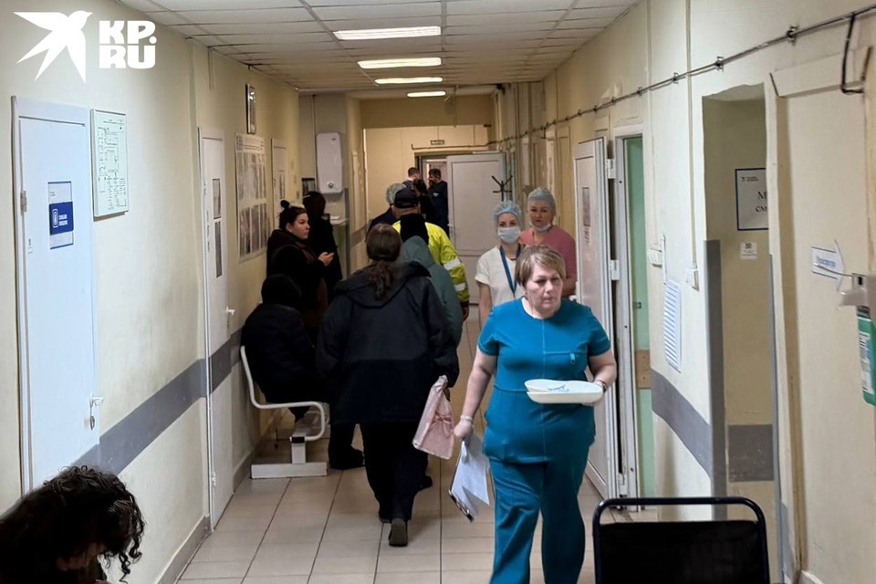    Врачи борются за жизнь пострадавших в страшном ДТП. Фото: пресс-служба Гатчинской КМБ