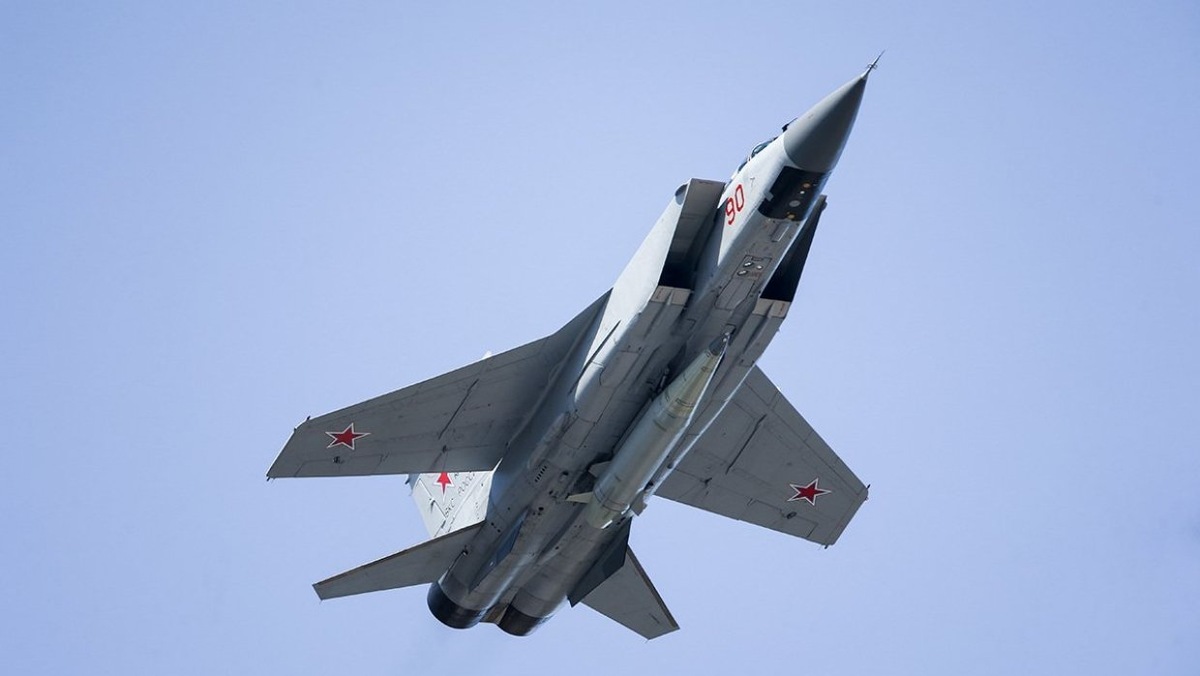 Ракета комплекса «Кинжал», размещённая на МИГ-31К