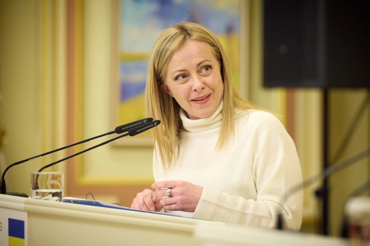     Мелони считает, что якобы Россия должна делать шаги к Западу