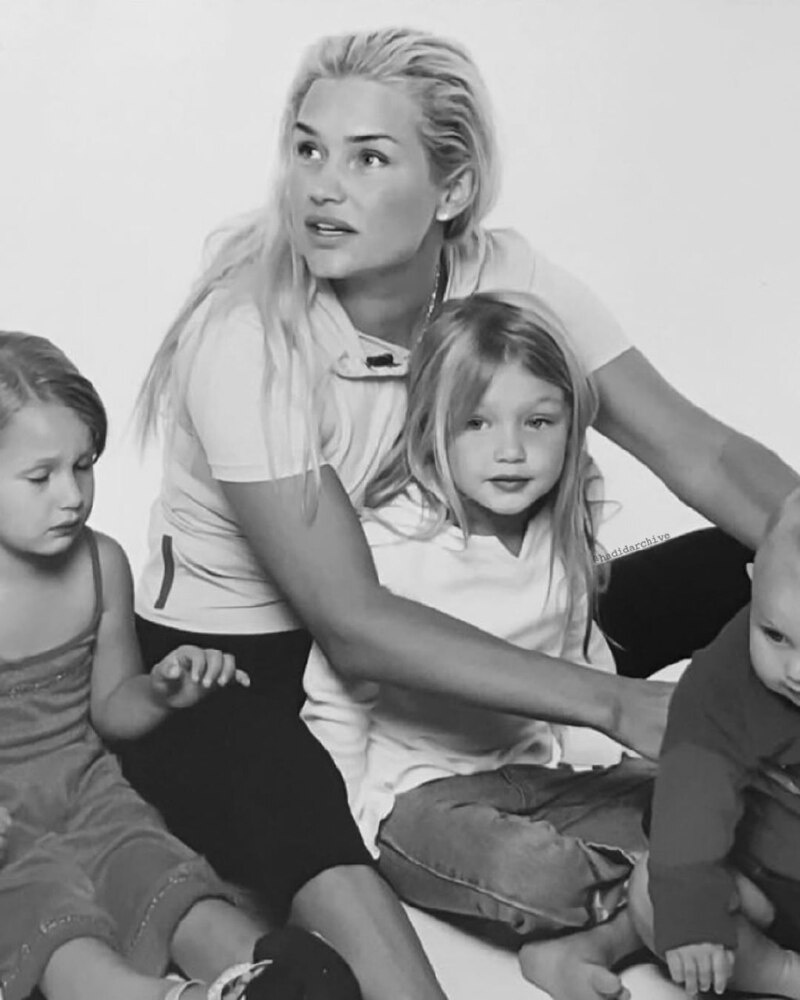     Иоланда Хадид с детьми