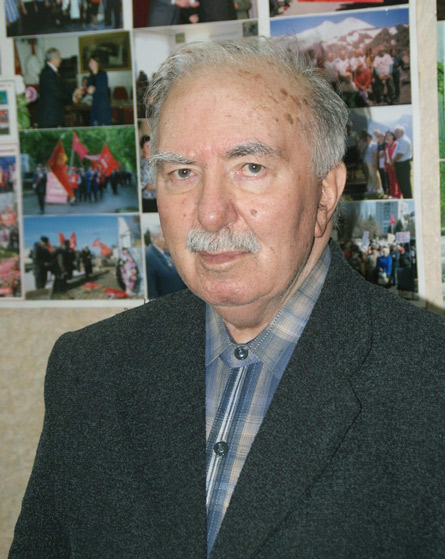 Б.Х. Тохчуков в Карачаево-Черкесском республиканском комитете КПРФ. Фото автора.