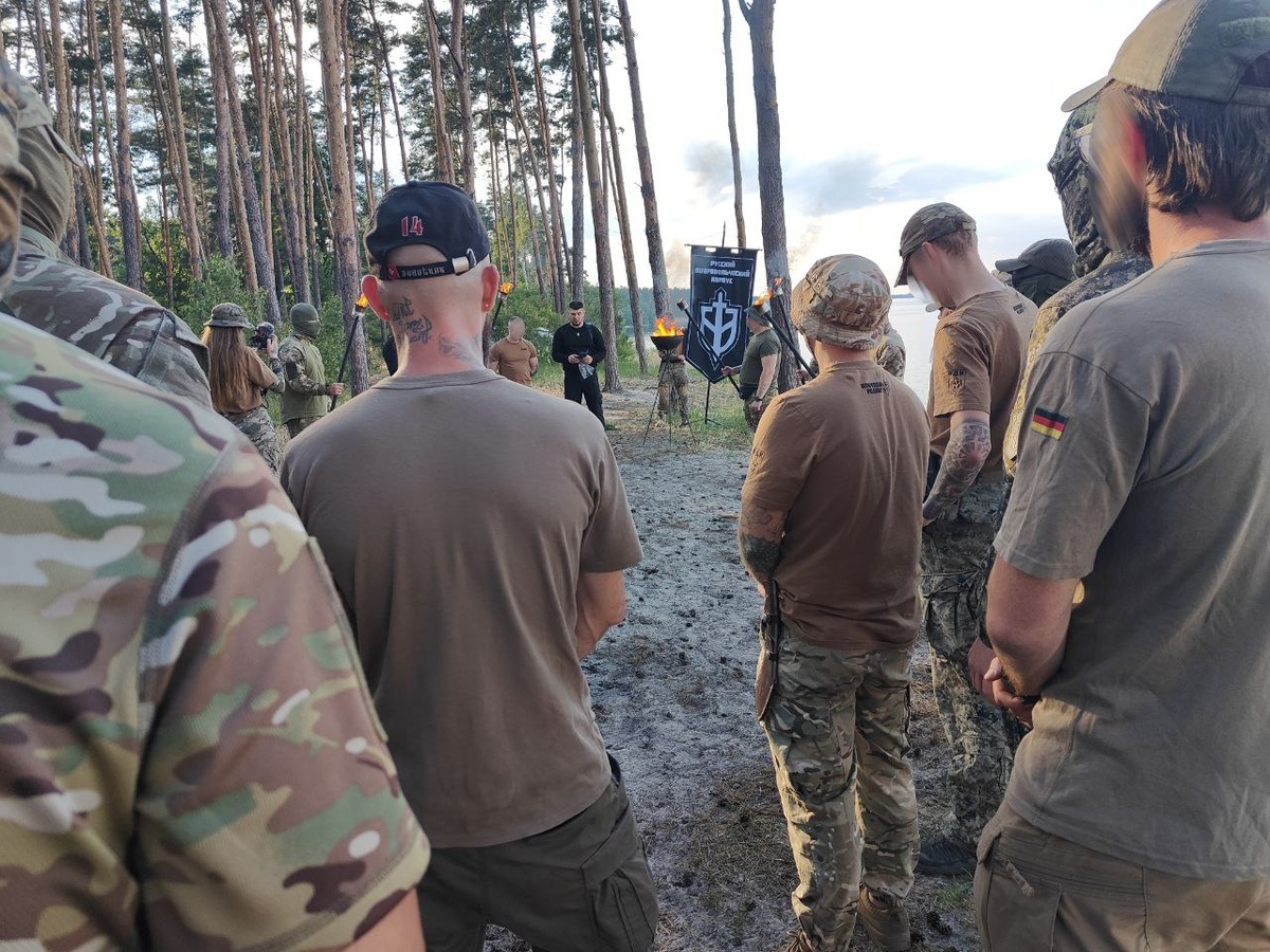     Наемники на тренировке   
(cc0) German Volunteer Corps