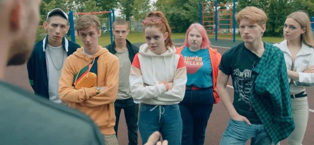    Кадр из сериала «Трудные подростки»