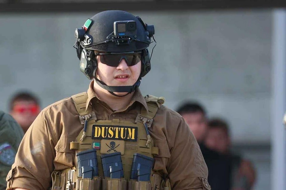    Адам Кадыров появился на публике без наград, это сняли на видео. Фото: Belkin Alexey/news.ru/Global Look Press