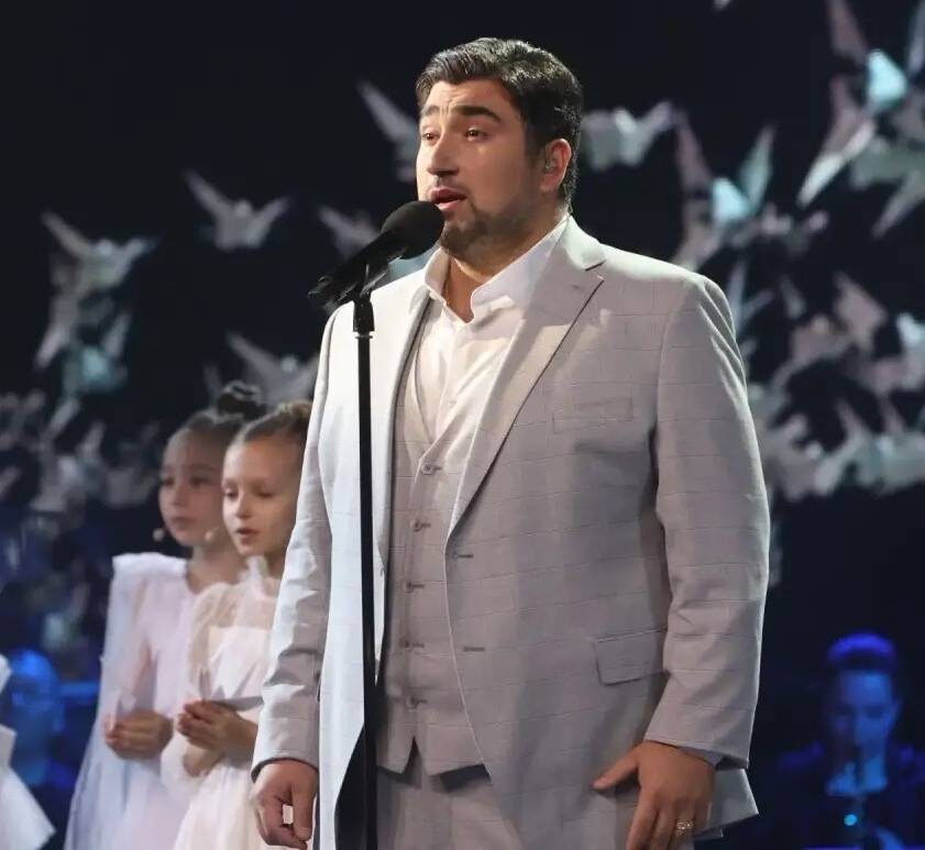    Арсен Степанян исполнил песню "Журавли"Фото пресс-службы