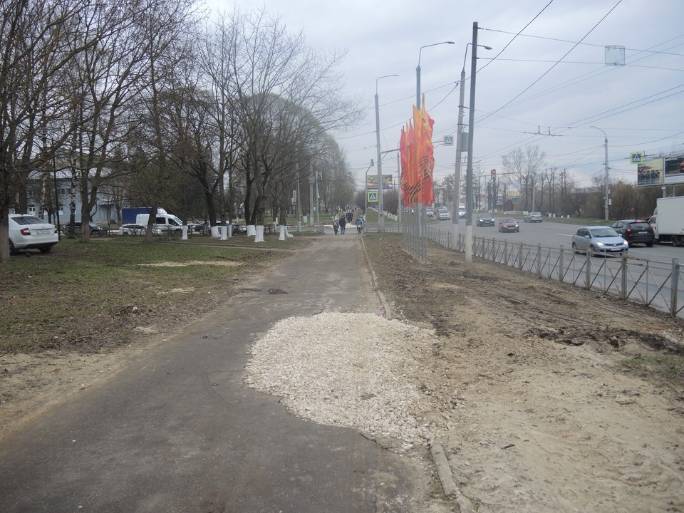    Провал в районе перекрестка проспекта Ленина с улицей Завадского. Алексей КОТМЫШЕВ