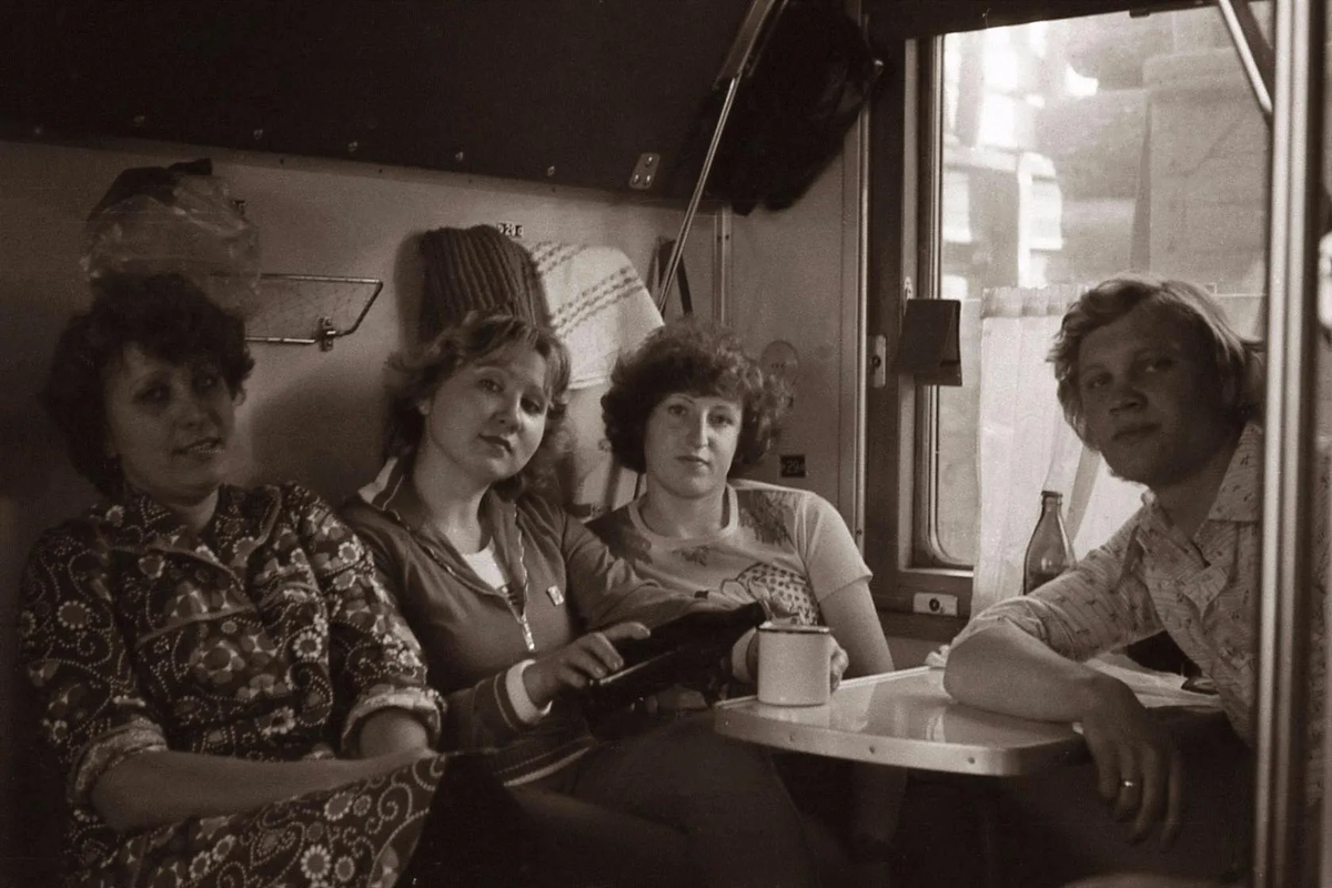 В плацкартных ехать было веселее))) 1980  Фото автора.