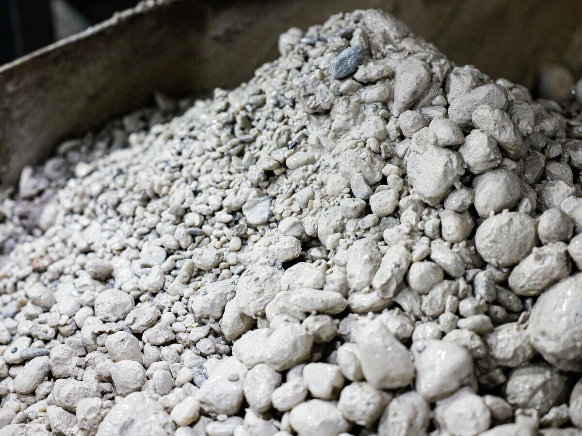    Руда в цехе АО "Туганский горно-обогатительный комбинат "Ильменит" | © РИА Новости / Виталий Невар