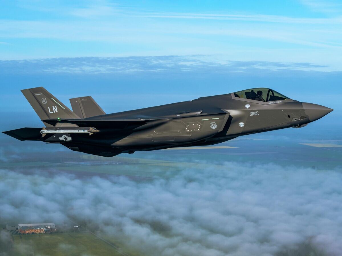    Американский истребитель-бомбардировщик F-35A | © Фото : U.S. Air Force / Staff Sgt. Kevin Long