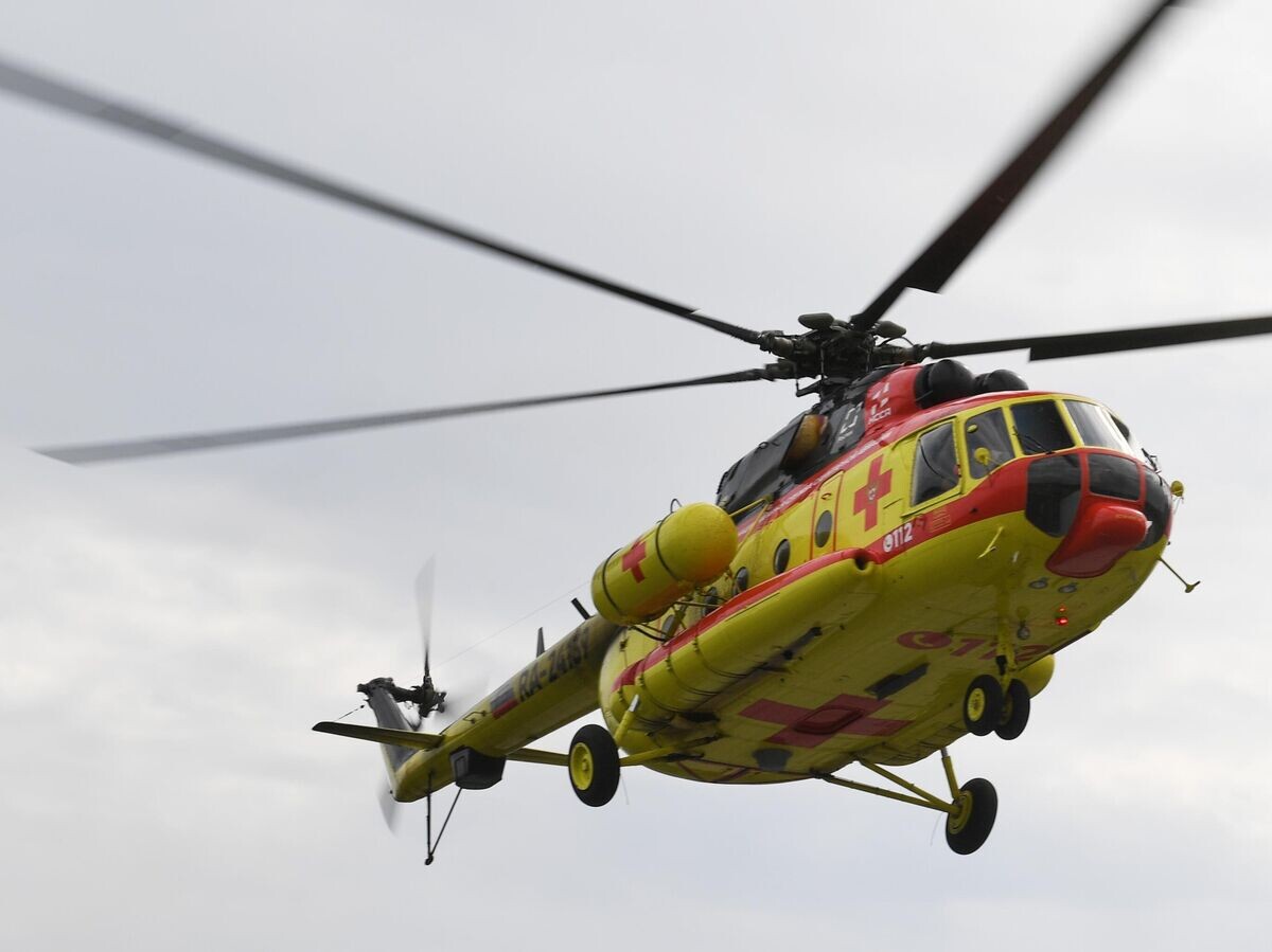    Вертолет санавиации Ми-8 АМТ | © РИА Новости / Александр Кряжев