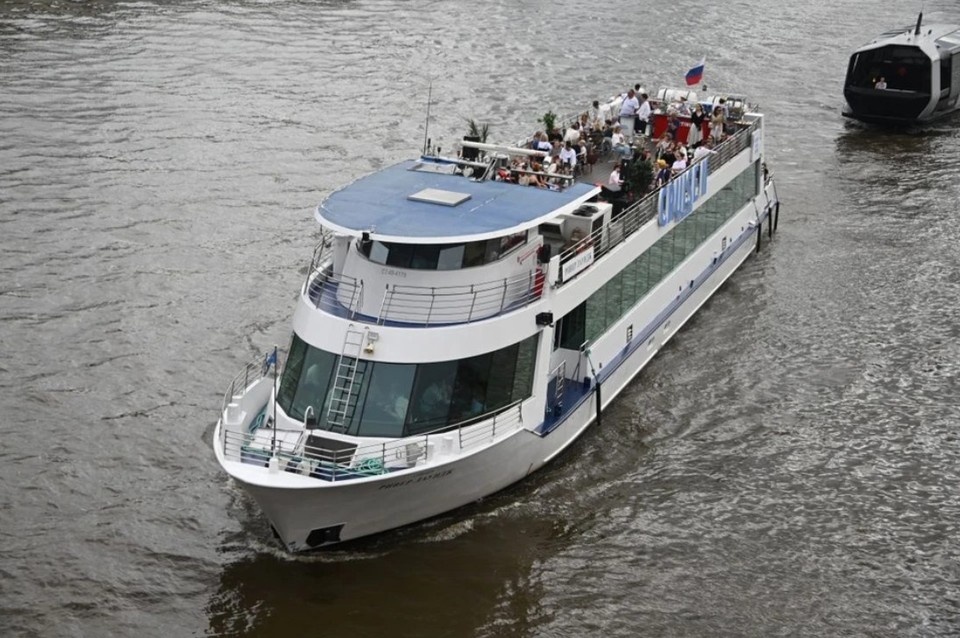    С 12:00 до 13:00 запланирован парад судов. Владимир ВЕЛЕНГУРИН