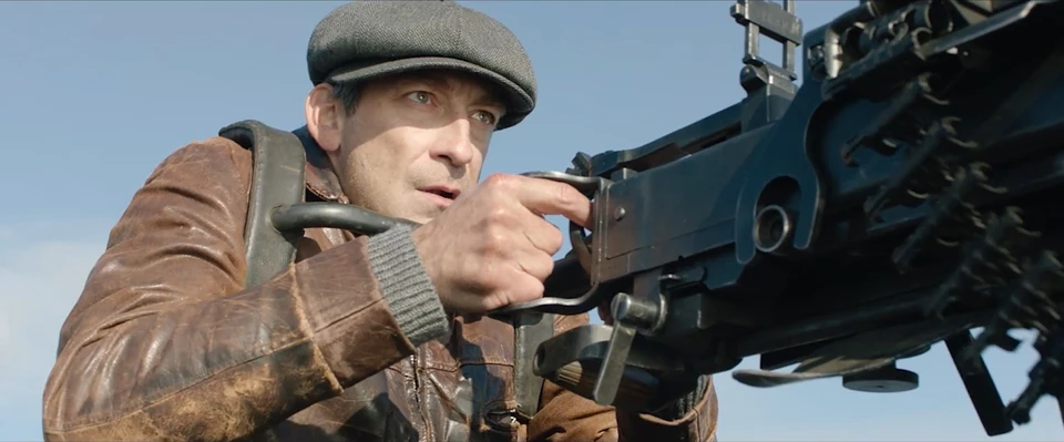 Капитаном Ратниковым (Артем Ткаченко) движет неутолимая боль и жажда справедливости