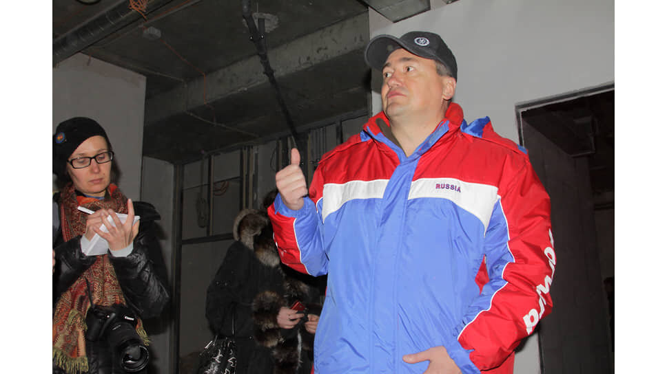 Председатель правительства Валерий Сухих во время субботника в перинатальном центре (сейчас председатель Законодательного собрания Прикамья), 2011 год.📷Фото: Максим Кимерлинг / Коммерсантъ