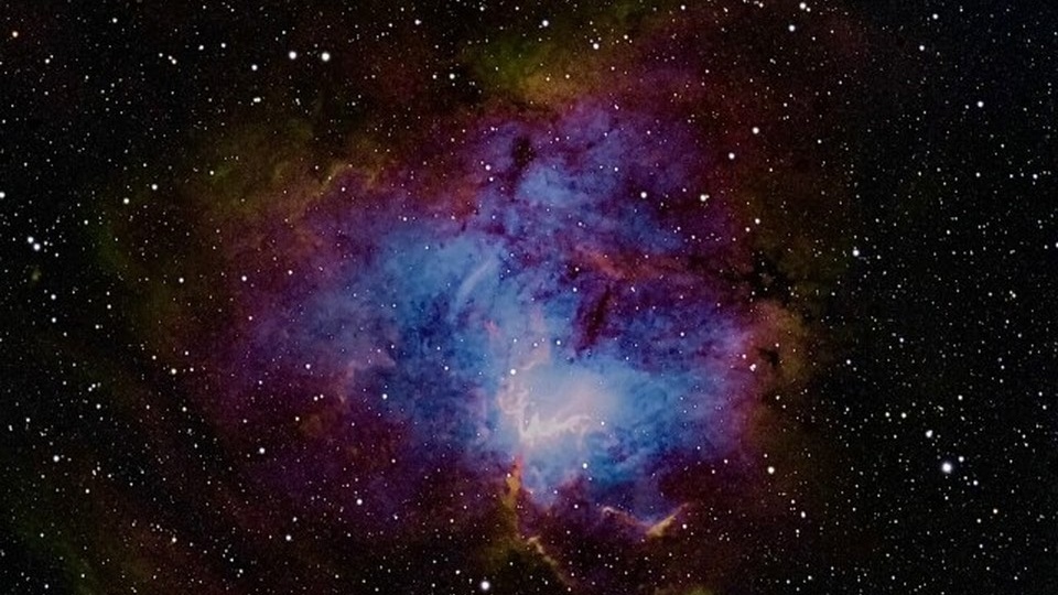 «В ней поместится 10 триллионов солнечных систем...» Алтайский астрофотограф заснял волшебную «Пещеру»