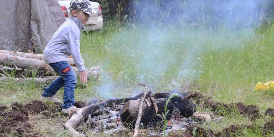 Берегите себя! Как правильно избавиться от сухой травы на огороде