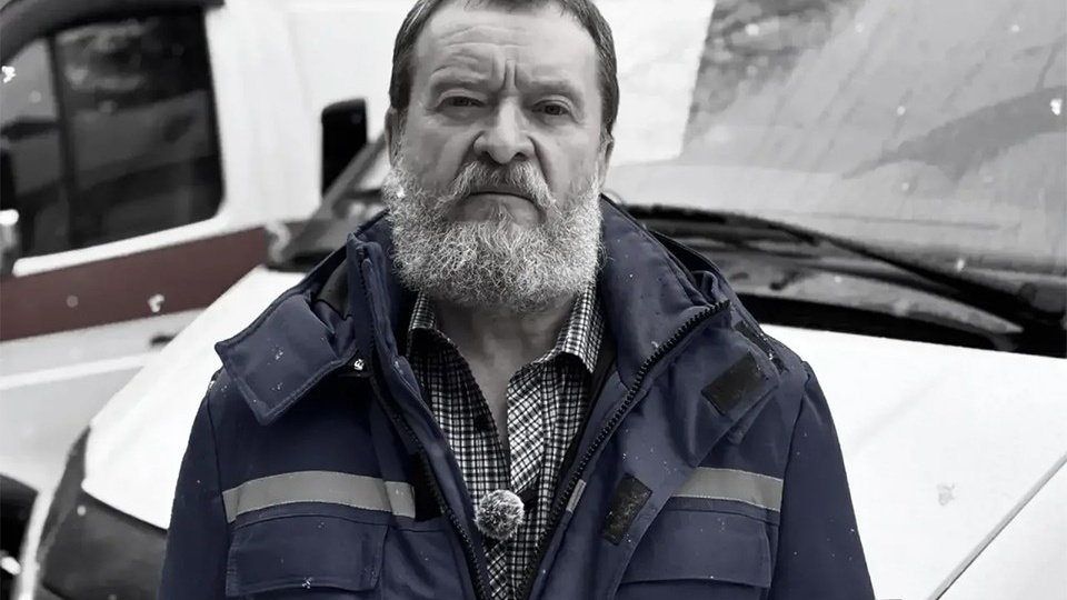 Погибшим под колесами автобуса в Бийске оказался заведующий подстанциями скорой помощи