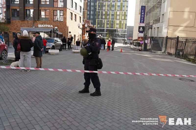    ЕАН. Сотрудники экстренных служб