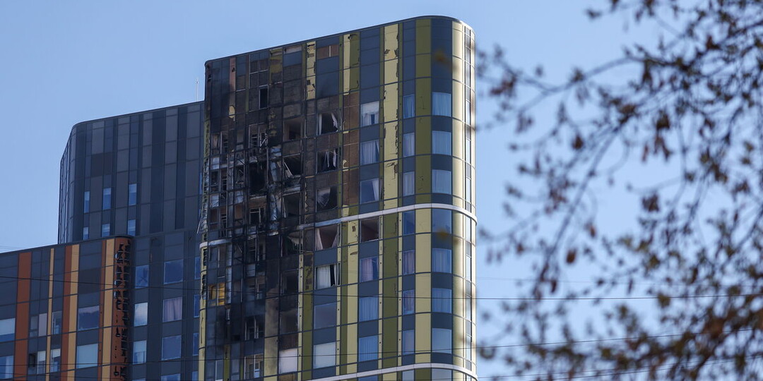 Дрон атаковал жилой дом в центре Екатеринбурга. Жильцов эвакуировали, есть пострадавшие