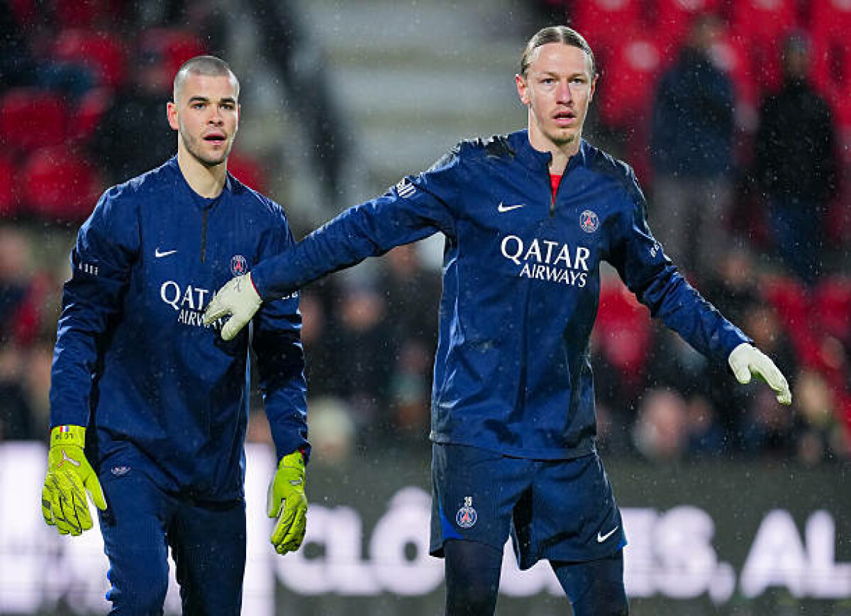     Фаны «ПСЖ» не хотят возвращения Шевалье в основу: пока чемпионство не обеспечено, должен играть Сафонов