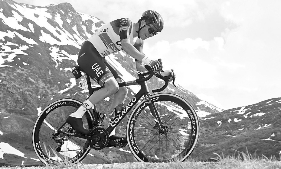    Колумбийский велогонщик Муньос умер после падения на соревнованиях во Франции. Фото: Global Look Press