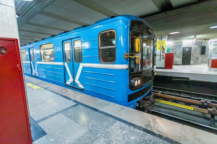 Новосибирский метрополитен избавляется от старых 4-вагонных электричек