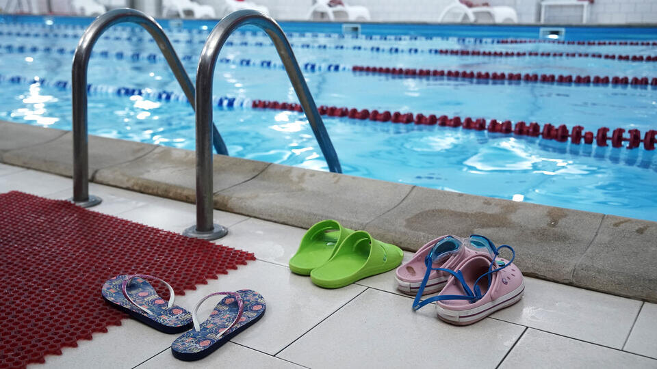     12-летняя девочка впала в кому после тренировки в бассейне в Москве ИЗВЕСТИЯ/Эдуард Корниенко