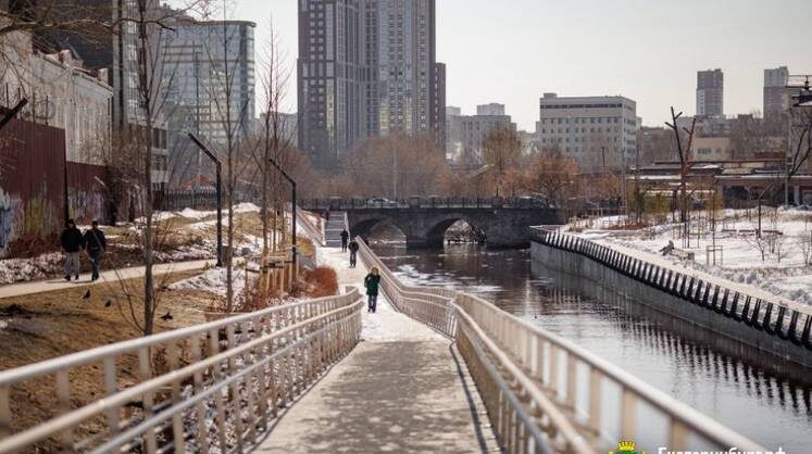 Утро под ударом: БПЛА атаковали два региона Урала