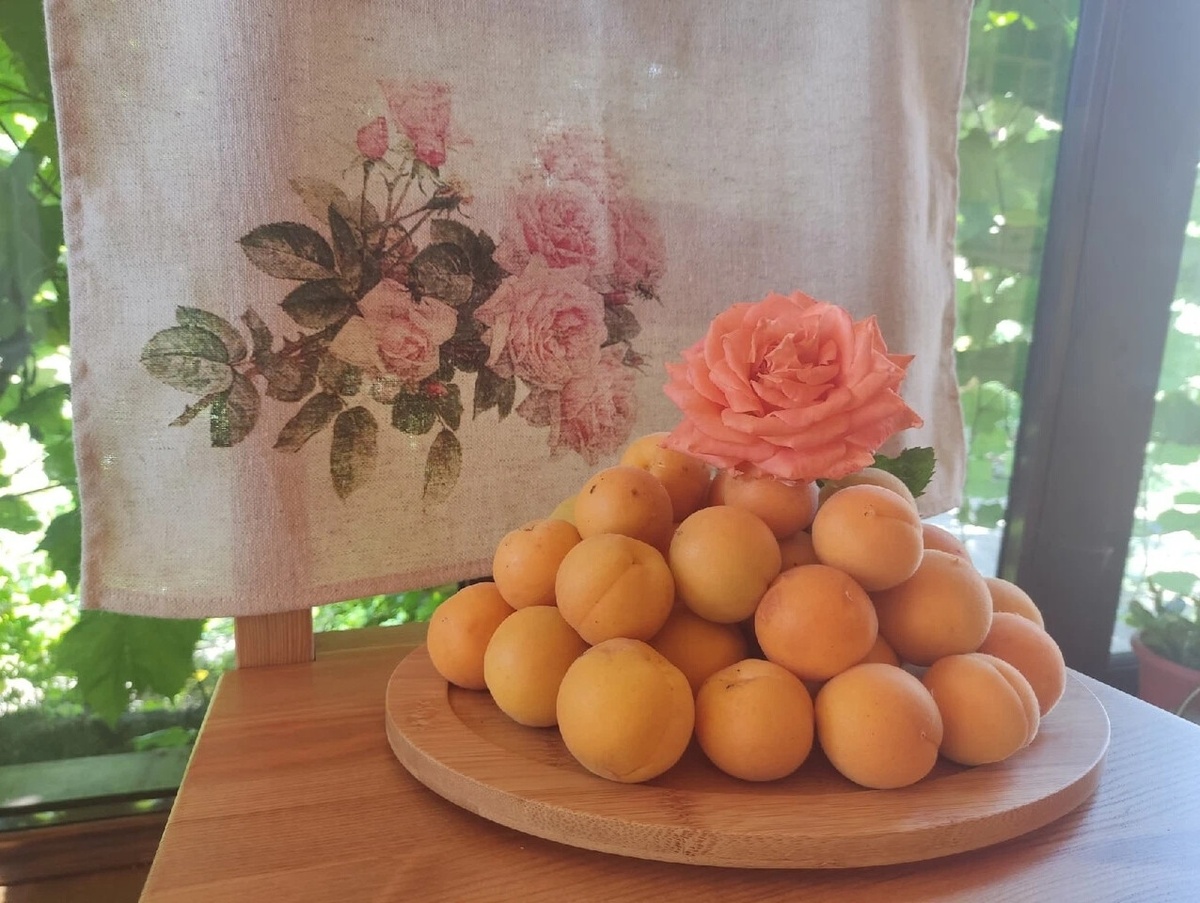 Реклама роз? Реклама абрикосов? Реклама полотенца? Всё я сумею, всё смогу, сердце моё - не камень