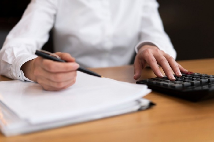 В налоговой инспекции Краснодара предупредили об ответственности за «зарплату в конверте»