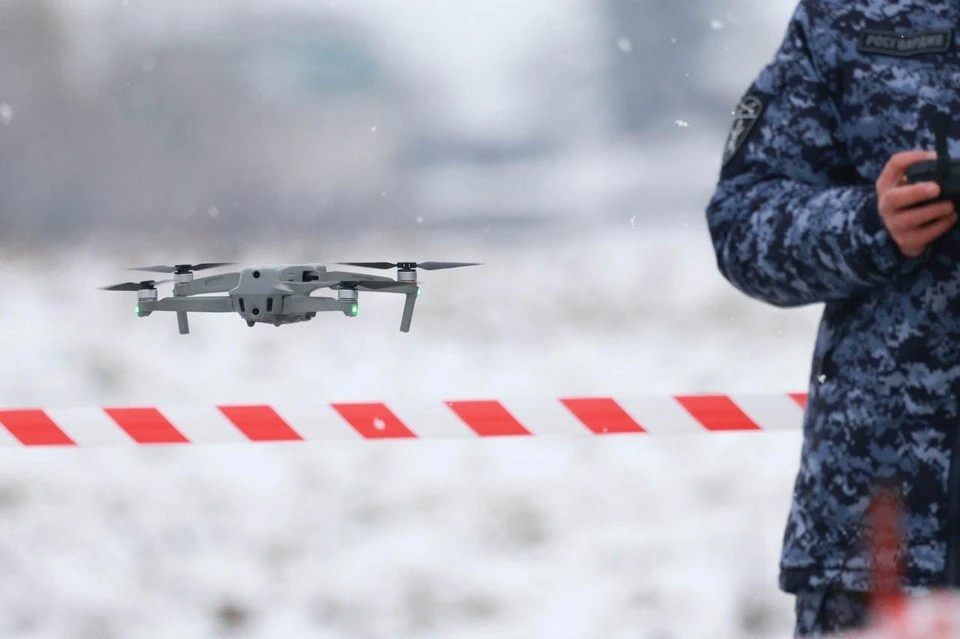    Угроза миновала, оренбуржцы могут возвращаться к обычному ритму жизни. Владимир ВЕЛЕНГУРИН