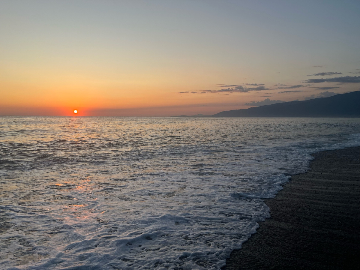 Закат в Абхазии.