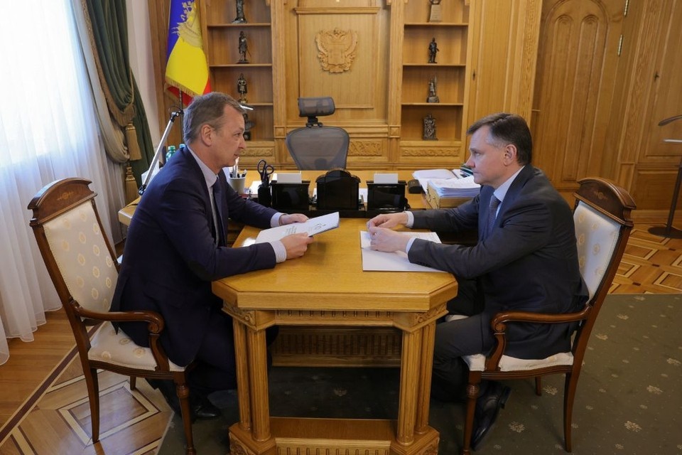    Юрий Слюсарь обсудил с сенатором развитие Ростовской области. Фото: Правительство Ростовской области.