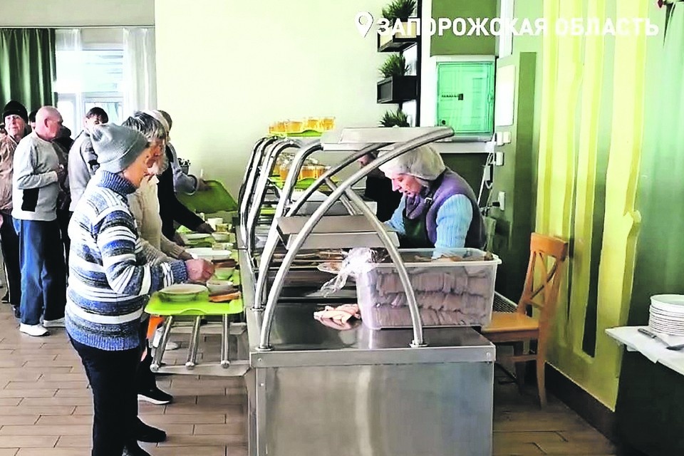    В ПВР на базе отдыха в Кирилловке живут люди, эвакуированные из прифронтовых сел ДНР. Народный фронт в Запорожской области