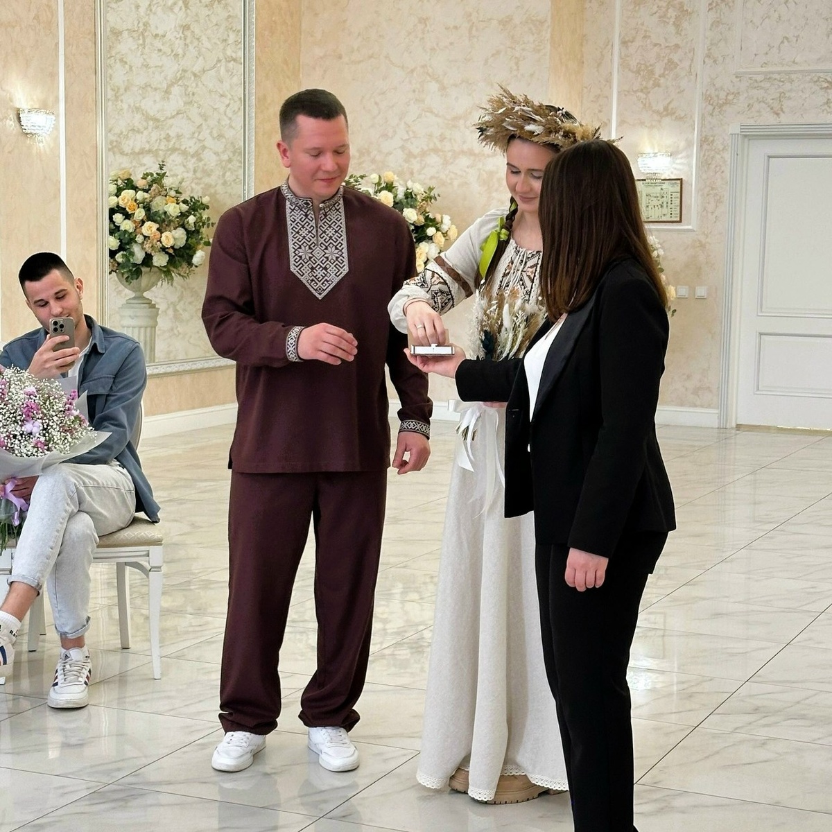 Листайте вправо, чтобы увидеть больше изображений