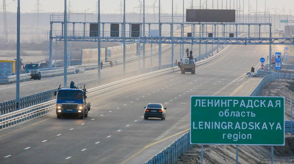    Почему трасса М-11 «Нева» стоит 800 рублей за проезд и что за неё дают