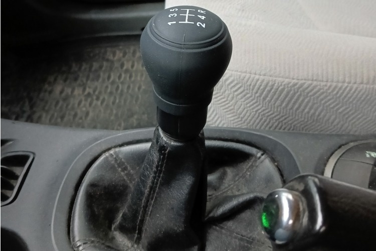 Погорел на ручке передач