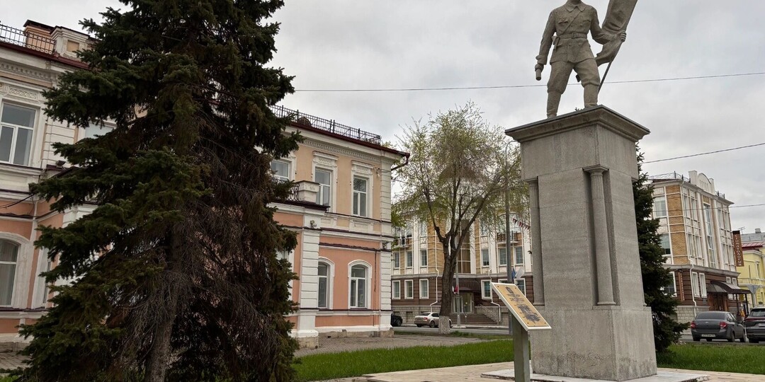 Памятник красным революционерам в Оренбурге находится не в лучшем состоянии