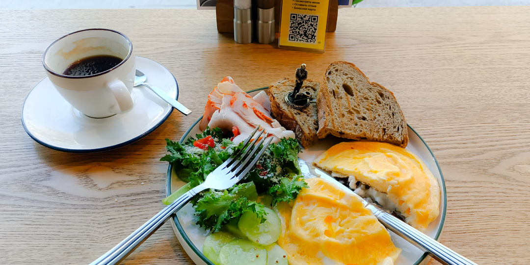 Субботний завтрак в круглосуточном итальянском ресторане Maccheroni Ciao во время необъявленной утренней воздушной тревоги всего за 265₽