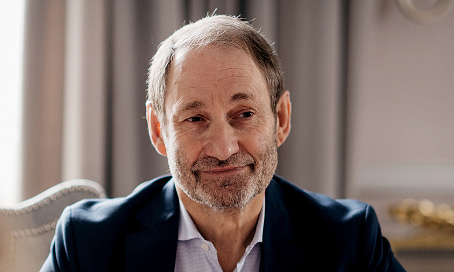 Где и как живет обладатель капитала в $6,1 млрд., основатель компании RTP Global и пасынок Андрея Вознесенского, - Леонид Богуславский