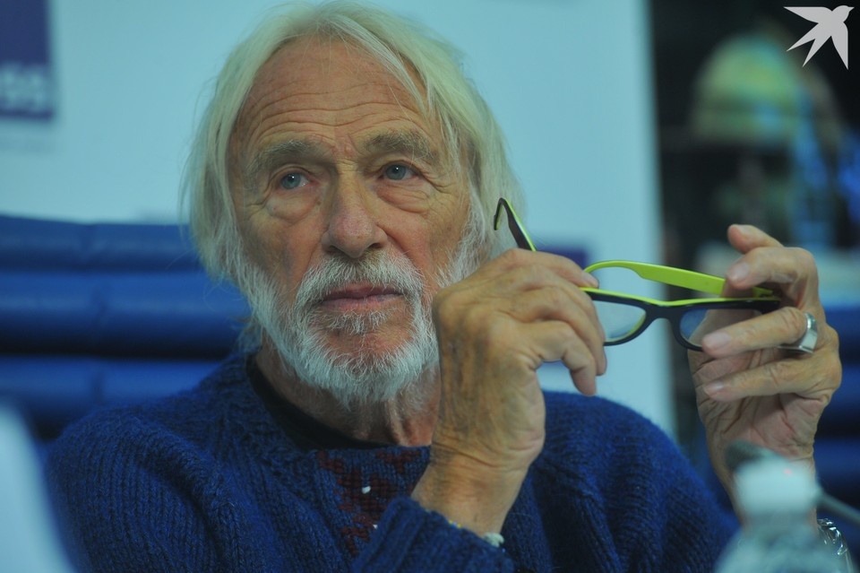    Пьер Ришар прокатился в Мурманске на мотоцикле в свои 76 лет. Евгения ГУСЕВА