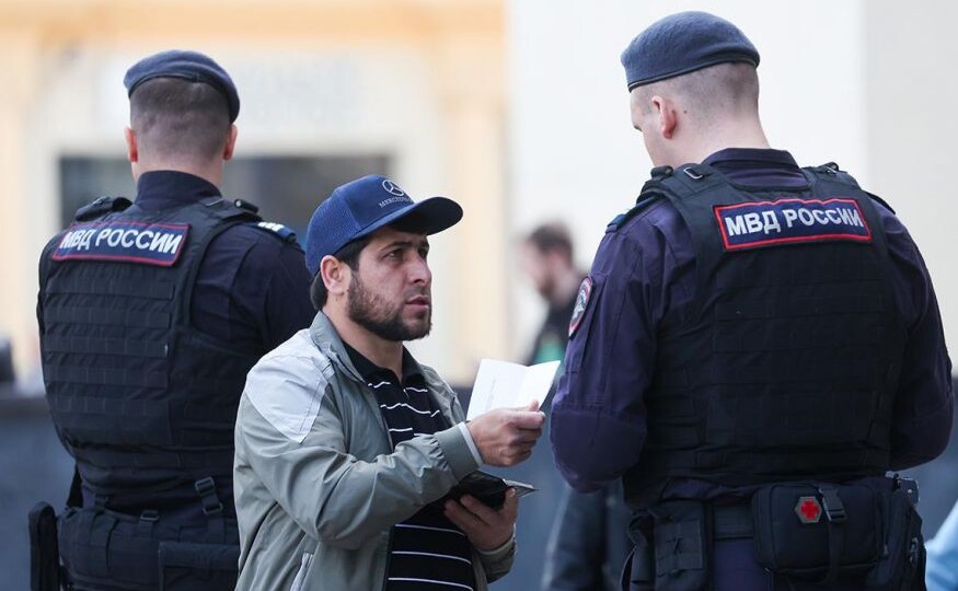 «Мигрантам с судимостью — въезд закрыть, чиновникам — конфискация и тюрьма»: «Русская община» требует жёстких мер