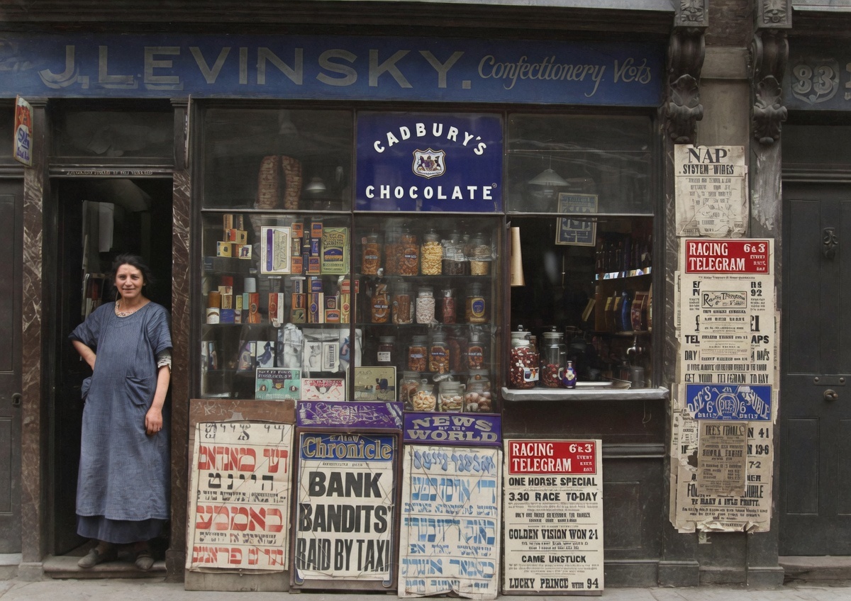 Магазинчик J Levinsky, Еврейский Ист Энд, 1920-е годы, Лондон