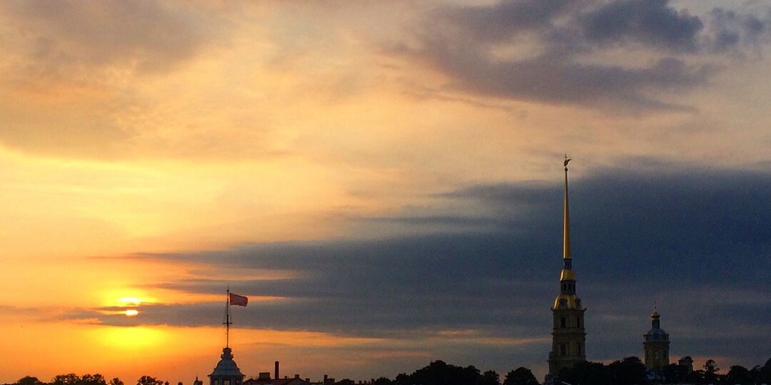 Мутную жижу заметили в Неве в районе Большого Обуховского моста