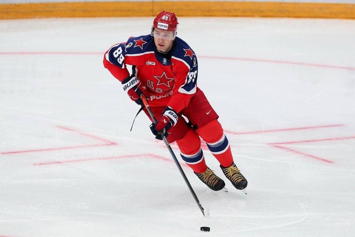    Ссора с фигуристкой, судя по всему, совпала с серьезными разногласиями с руководством ЦСКА   ХК «ЦСКА»